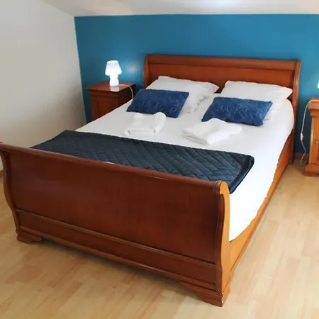 Maison Chaleureuse A Avec Jardin Prive